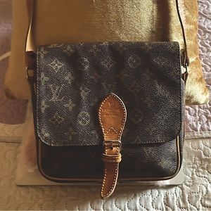 Louis Vuitton Monogram
Cartouchiere MM Crossbody Bag Vintage style
